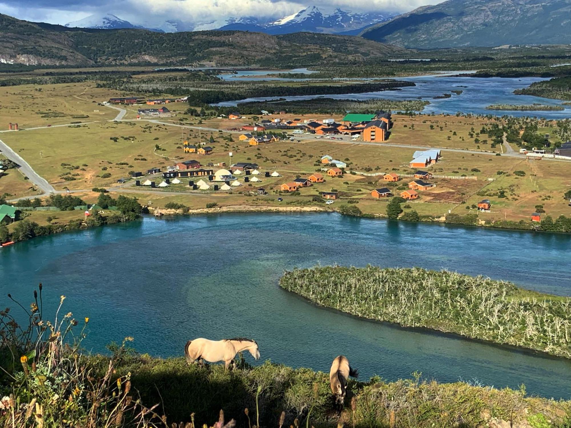 Chilenativo Riverside Camp Torres del Paine National Park Esterno foto